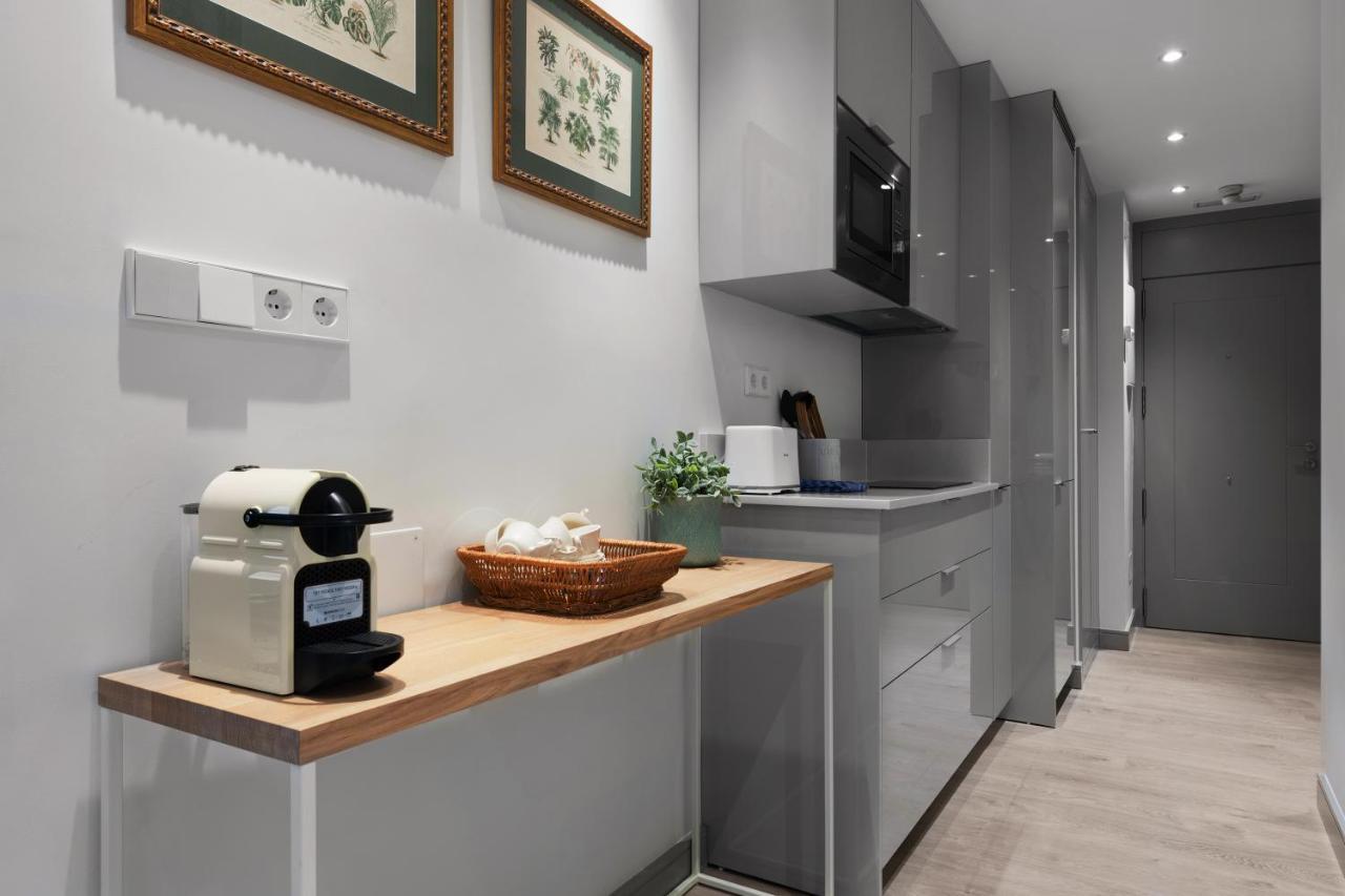 2 Bedrooms 1 Bathroom Furnished - Justicia - Executive Style - Mintystay マドリード エクステリア 写真