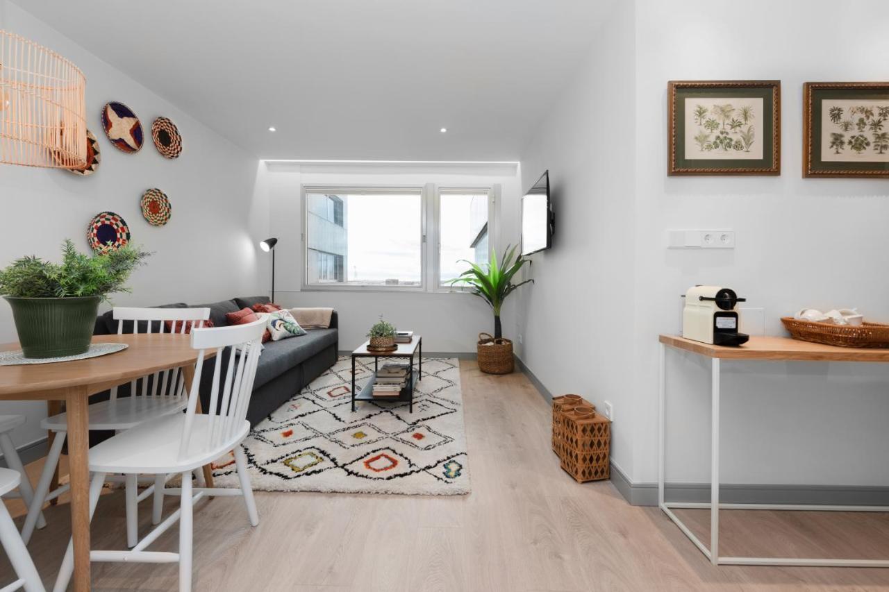 2 Bedrooms 1 Bathroom Furnished - Justicia - Executive Style - Mintystay マドリード エクステリア 写真