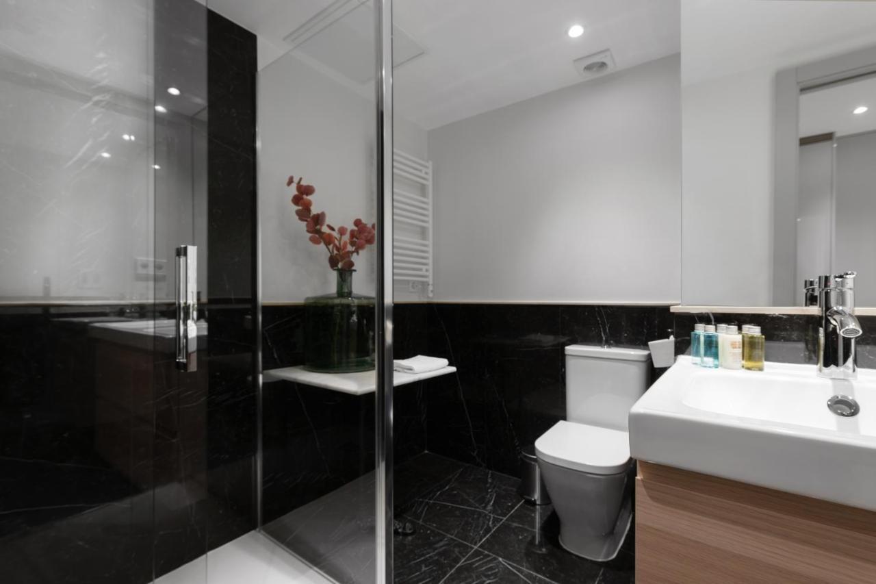 2 Bedrooms 1 Bathroom Furnished - Justicia - Executive Style - Mintystay マドリード エクステリア 写真