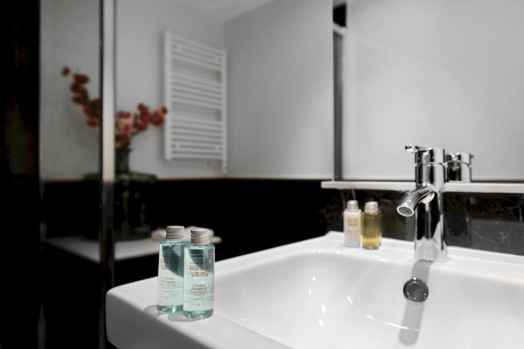 2 Bedrooms 1 Bathroom Furnished - Justicia - Executive Style - Mintystay マドリード エクステリア 写真