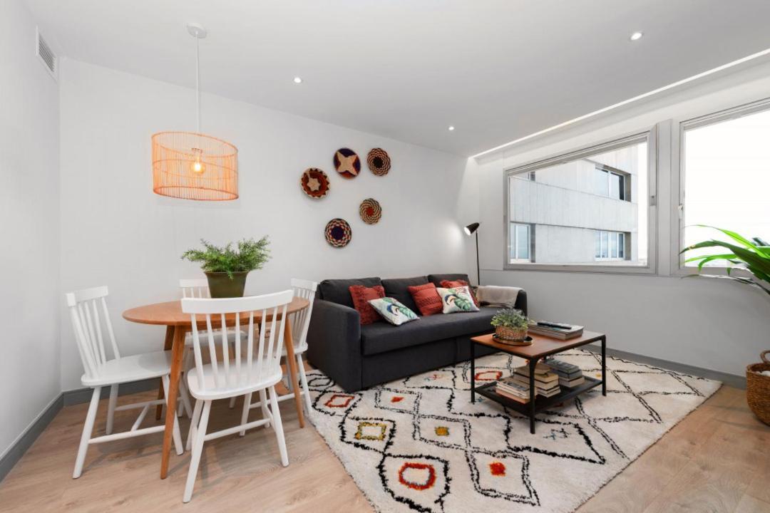 2 Bedrooms 1 Bathroom Furnished - Justicia - Executive Style - Mintystay マドリード エクステリア 写真